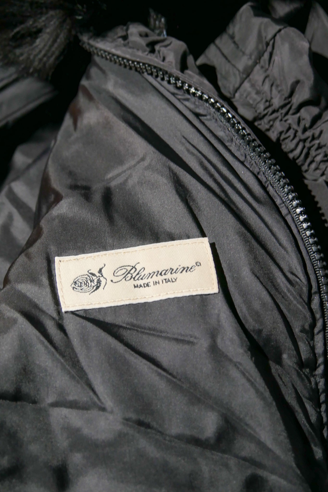 vintage blumarine studio photography faux fur large collar short puffer jacket black label