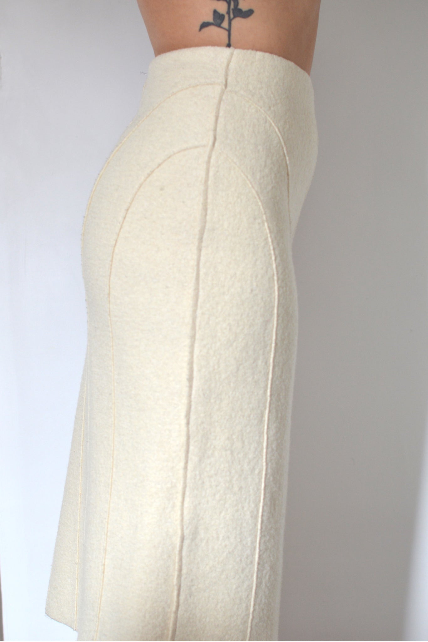 Chanel - Cream Pencil Skirt w/ Silk Lining